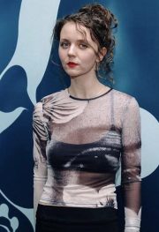 Юлия Староверова дебютирует в качесте сценографа на фестивале Приглушённые голоса