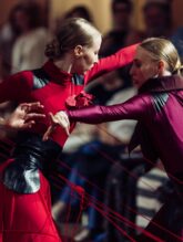 Мировая премьера оперы Алины Небыковой Ждана прошла на сцене Геликон-опера в рамках фестиваля современной оперы Приглушённые Голоса, продюсер Юлия Петрачук