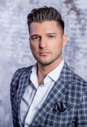 Ростоцкий Юрий Ростоцкий исполнит главную партию в опере Подзоровой